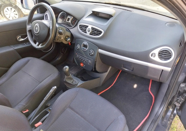 Renault Clio cena 13850 przebieg: 159000, rok produkcji 2006 z Janikowo małe 326